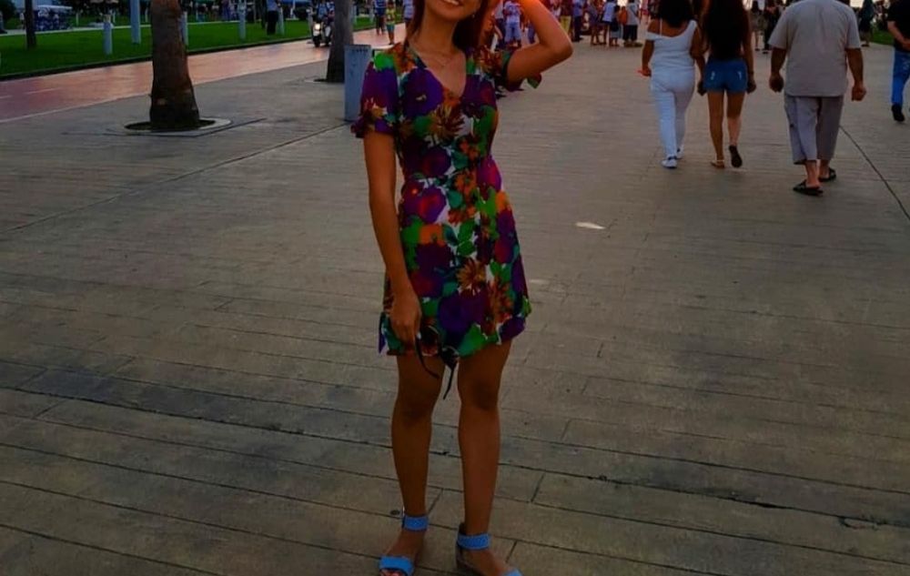 Яркое летнее платье