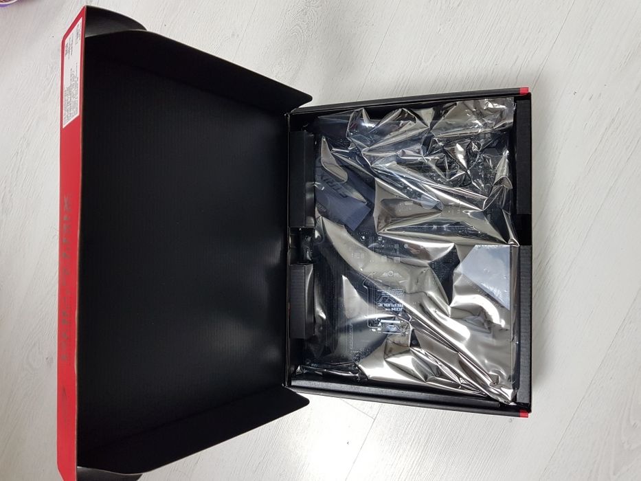 Placa de baza ASUS ROG STRIX Z390-F GAMING