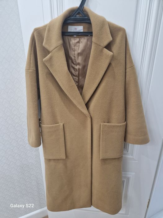 Продам пальто коричневый