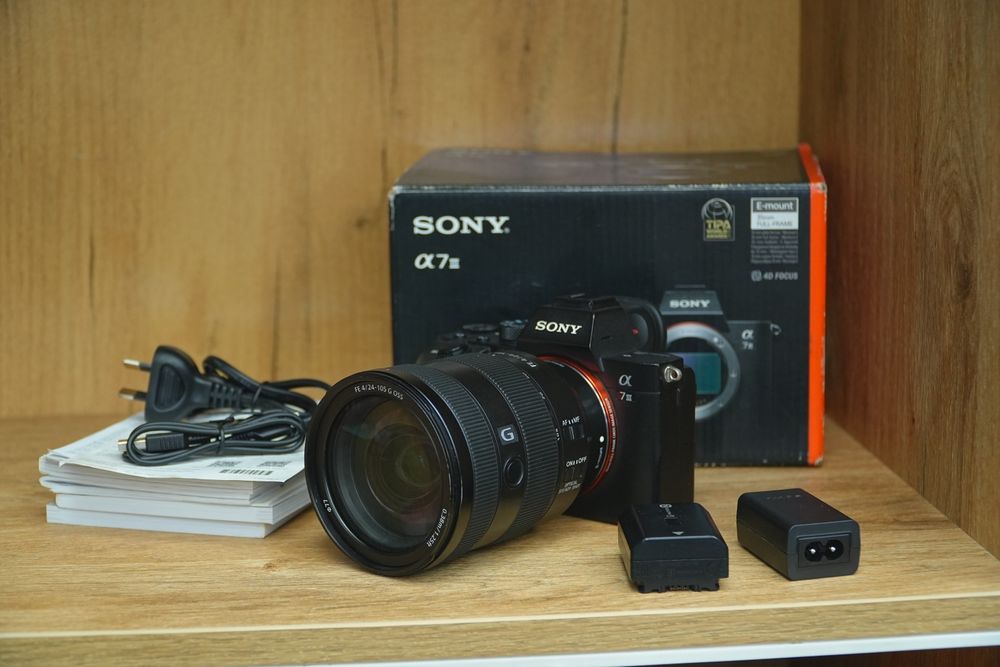 Sony A7 III 4K 24-105mm F4 OSS G master yaxshi holatda