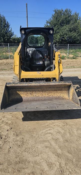 Închiriez incarcator telescopic manitou și miniexcavator,bobcat.