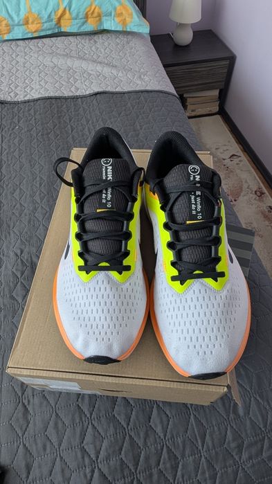 Nike Air Winflo 10 white/black-volt-lazer orange