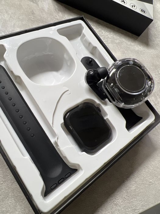 Часы и наушники