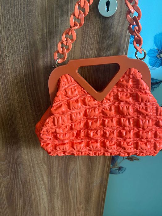 Оранжава дамска чанта