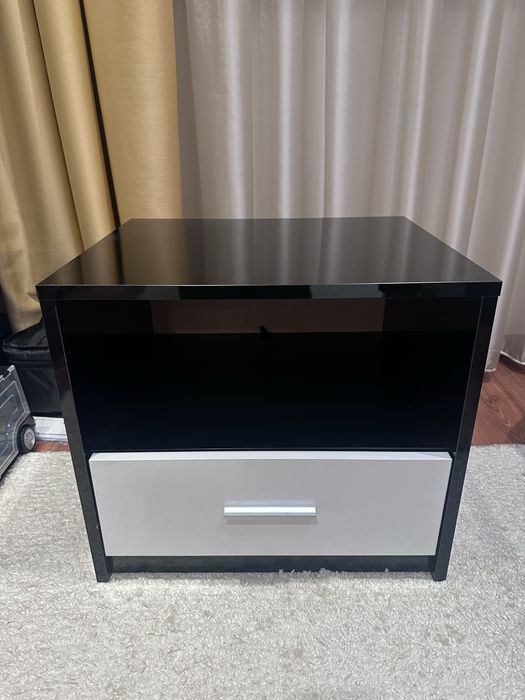 Нощни шкафчета два броя