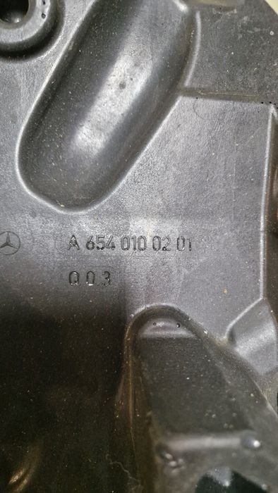 Кора над двигателя Мерцедес Вито,В-класа W447