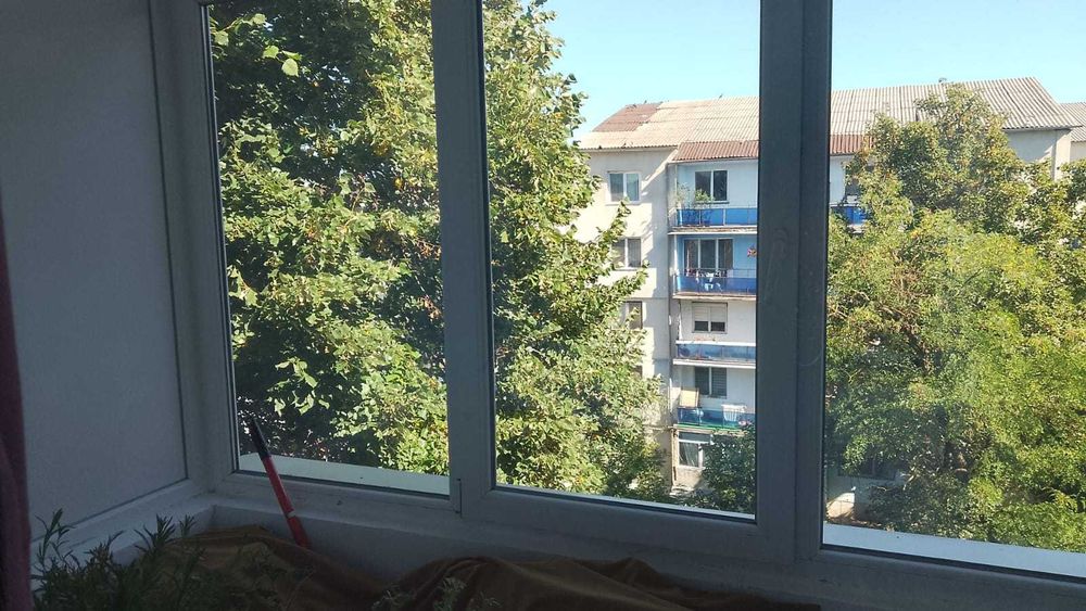 Apartament 3 camere,decomandat,2 balcoane,et. 4,Bdul Decebal