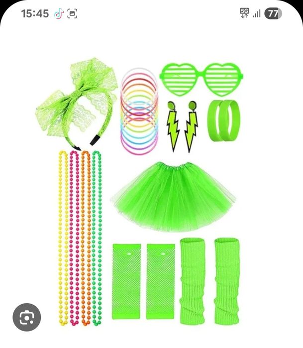 Vând costum pentru fete