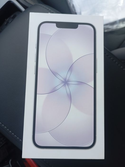 IPhone 17e 256Gb белый