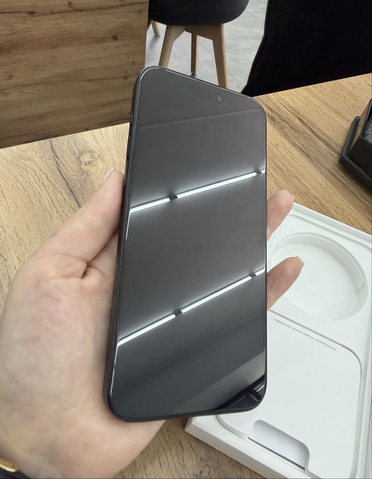 Iphone 15 pro max 256gb 84%