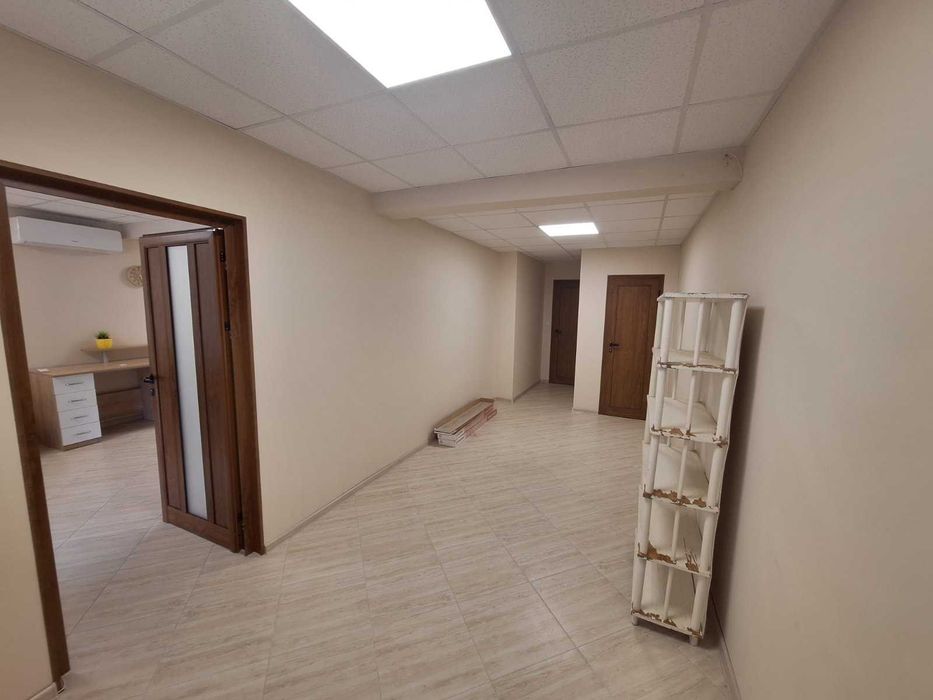 Дава се под наем Офис в Габрово, Център - 98 кв.м за 199.41 € - Снимка #4