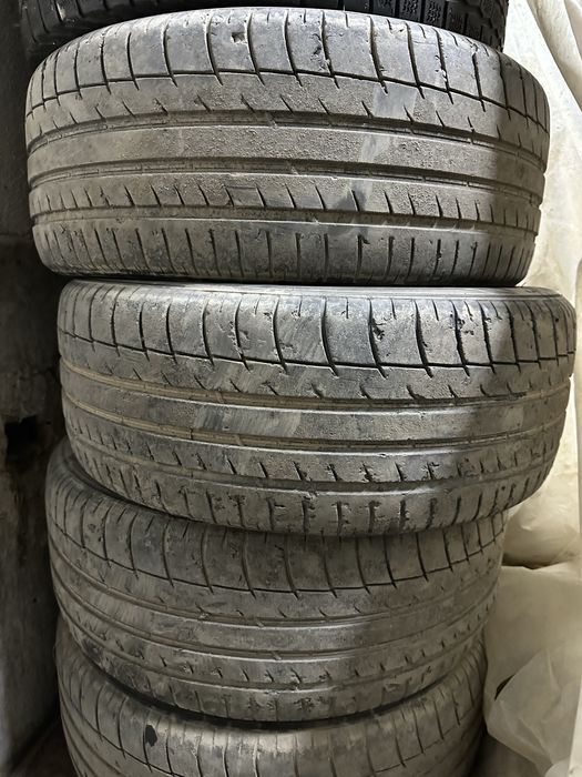 Шины 235/45/18 летние