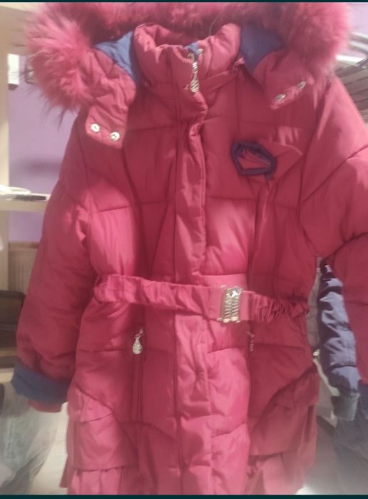 Продам куртку б/у для девочки рост 128