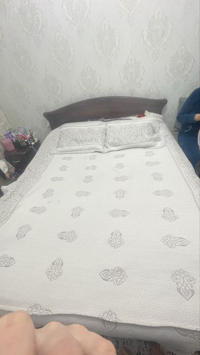 Кровать для спальни