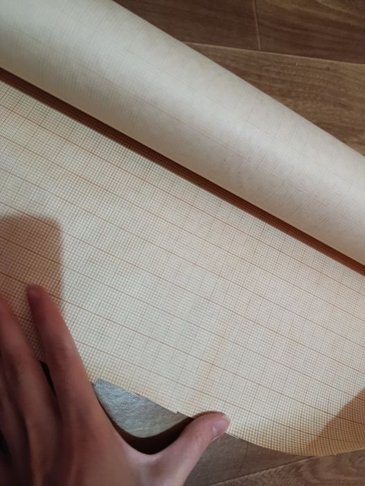 Большой рулон бумаги милиммитровки