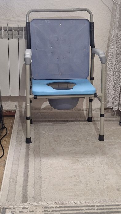 Санитарный стул туалет