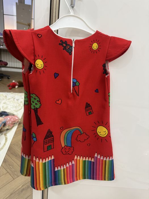 Продам платье для девочки 4-5 лет