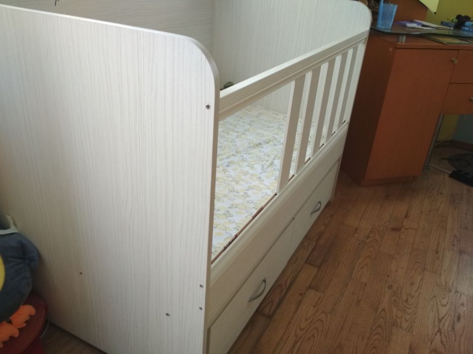 Кошара с люлеещ механизъм +матрак