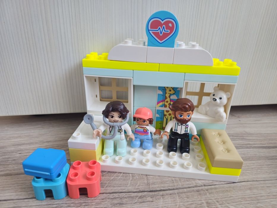 Lego duplo vizita la doctor