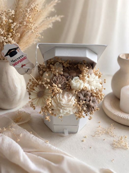 Подараци за абитюренти букет от соеви свещички