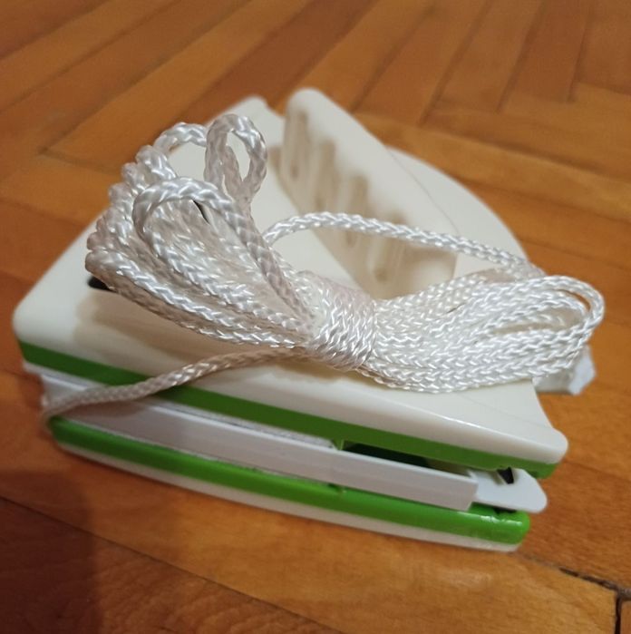 1. Dispozitiv magnetic pentru curățarea geamurilor interior/exterior