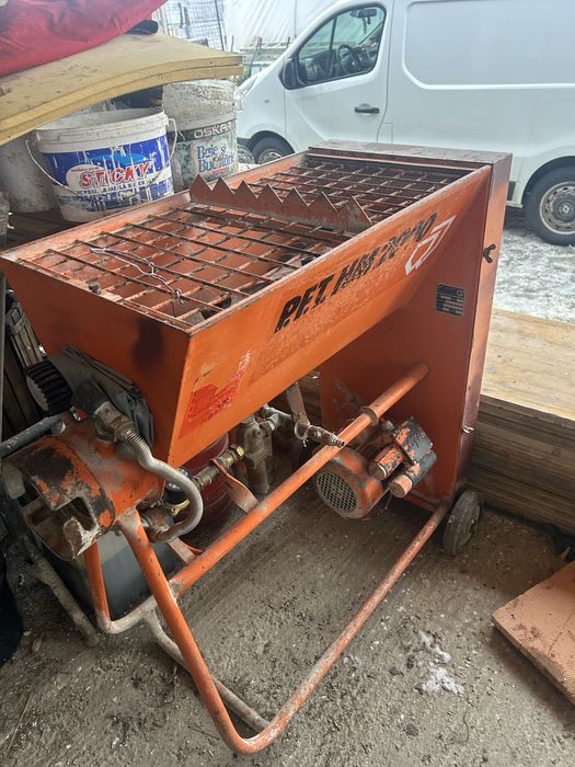 Vând malaxor continuu PFT HM 2000