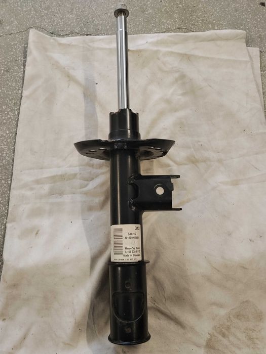 Продавам 1бр. преден ляв амортисьор за GLA200 W156