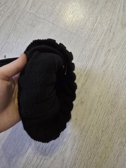 Продам шапку чёрного цвета