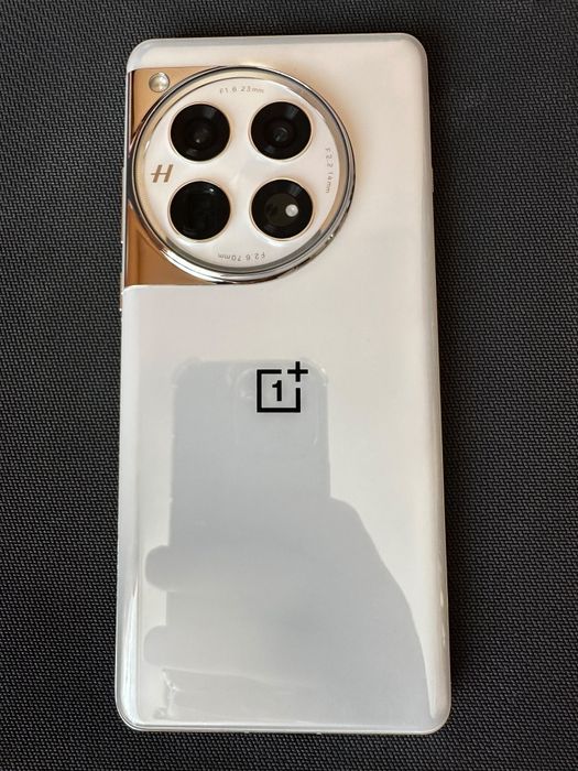 OnePlus 12 12GB RAM / 256GB Alb + 7 huse + 3 folii