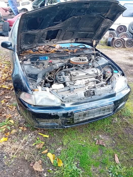 Продавам хонда сивик на части 1.3 16в 75кс 94г.