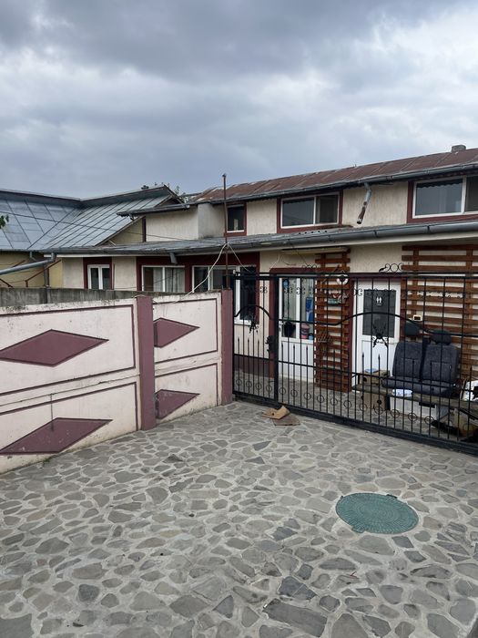 2 X case de inchiriat sau de vanzare