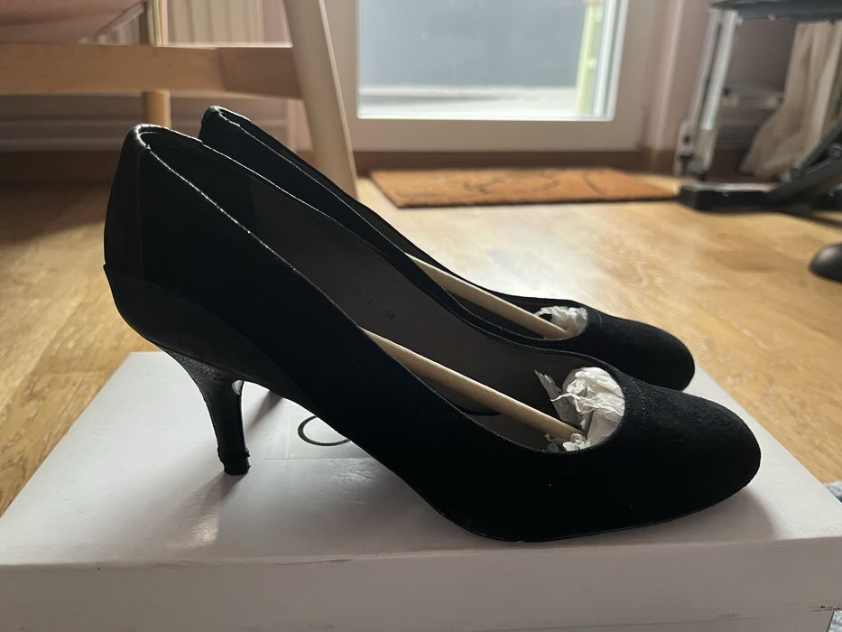 Pantofi Il Passo negri piele intoarsa