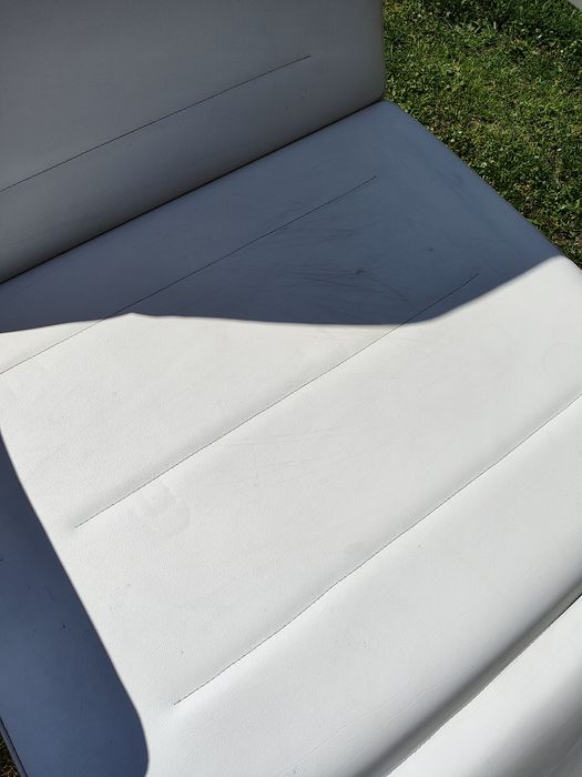 Професионален козметичен/медицински стол.