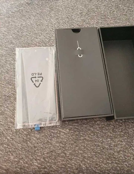 Чисто нов Смартфон 12GB RAM, 512GB, 5G