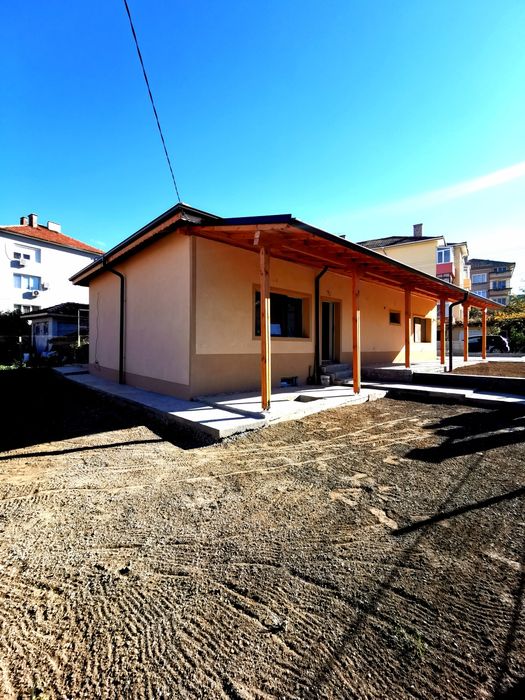 Продава се Къща в Горна Оряховица - 170 кв.м за 900 €/кв.м - Снимка #2