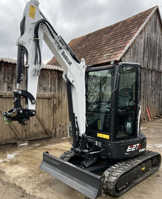 Închiriere Miniexcavator  nou-Bobcat E27 3T + Utilaje Construcții