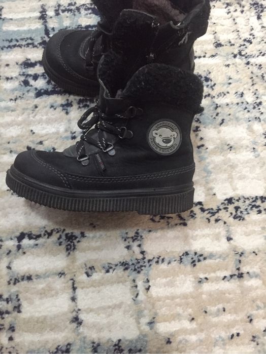 Продам зимние ботинки