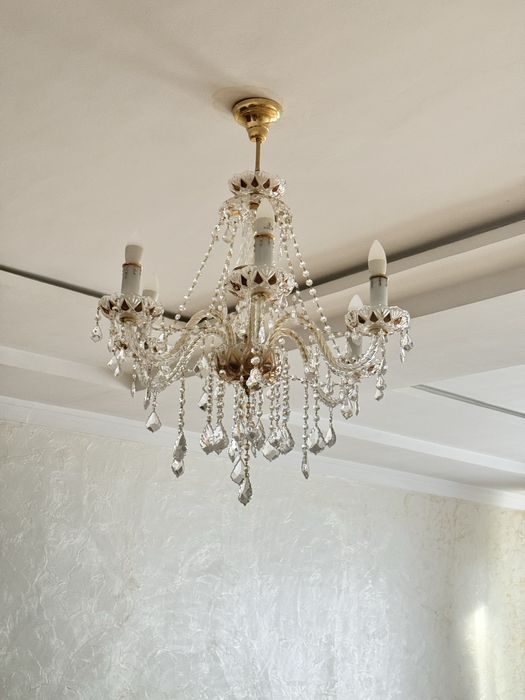 Люстры для зала