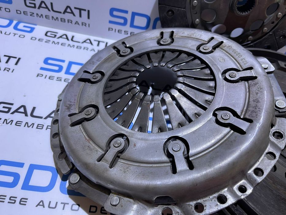 Volanta Masa Dubla cu Placa Presiune Ambreiaj Cu Disc Cutie Manuala 5 Trepte Audi A4 B6 1.8 2001 - 2005 Cod 123025310