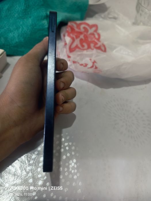 Samsung galaxy A06 128гб В отличнюном состоянии с каробкой