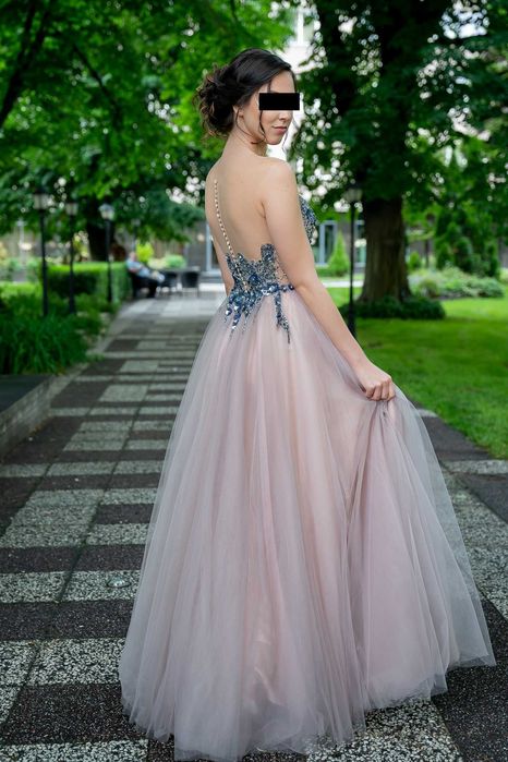 Изискана абитуриентска рокля