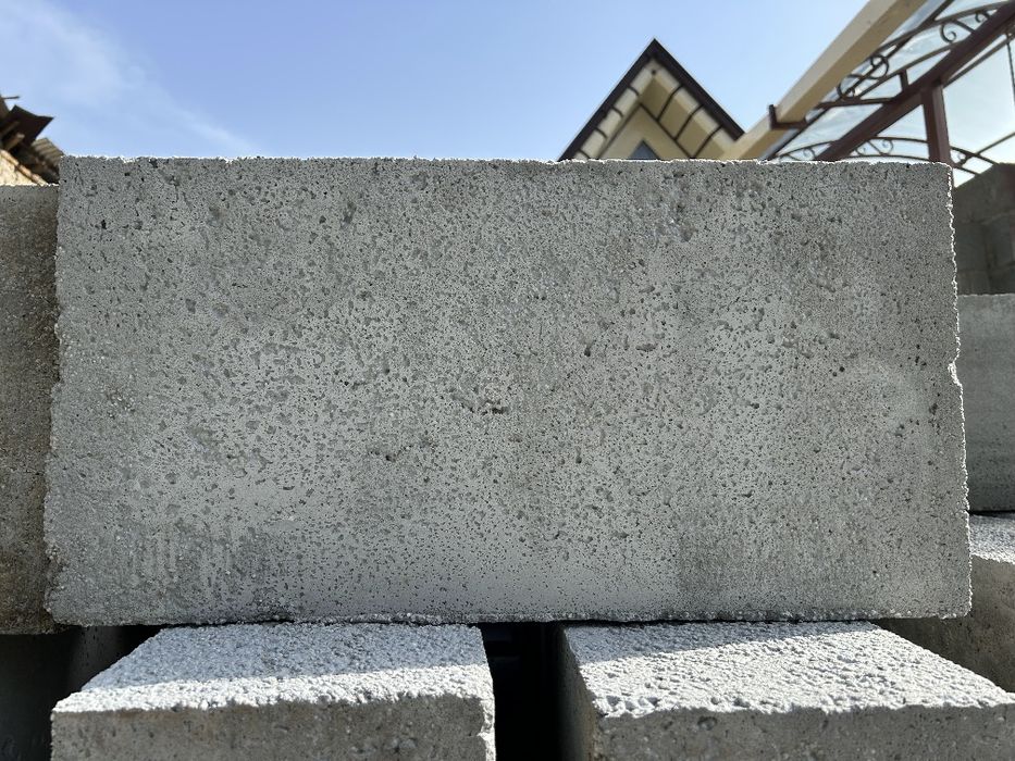 Polistirol blok (polistirol beton) Полистирол блок (бетон))