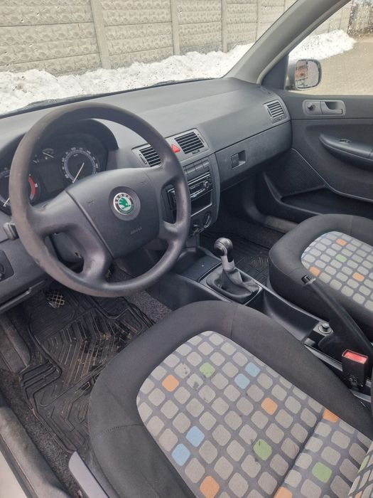 Vând Skoda Fabia 1,2