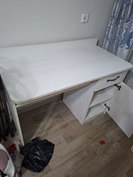 Стол ученический