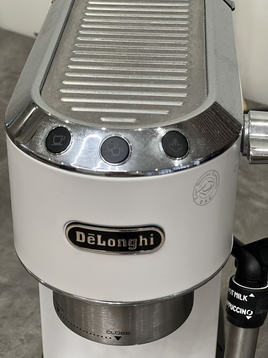 Delonghi Кофемашина