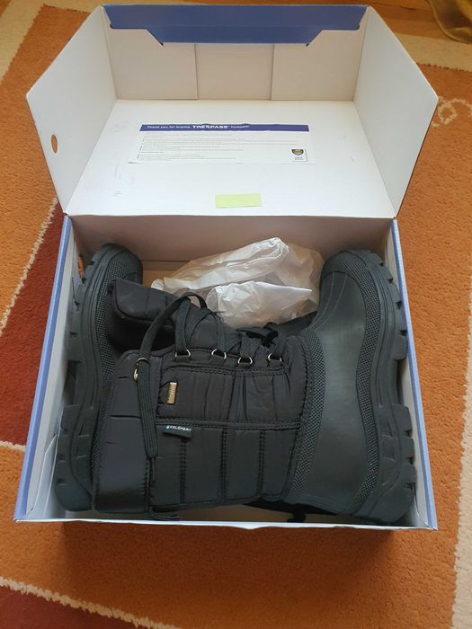 Продавам маратонки,ботуши,кецове:Trespass,Mizuno,Hub