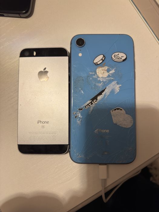 iphone xr + iphone se
