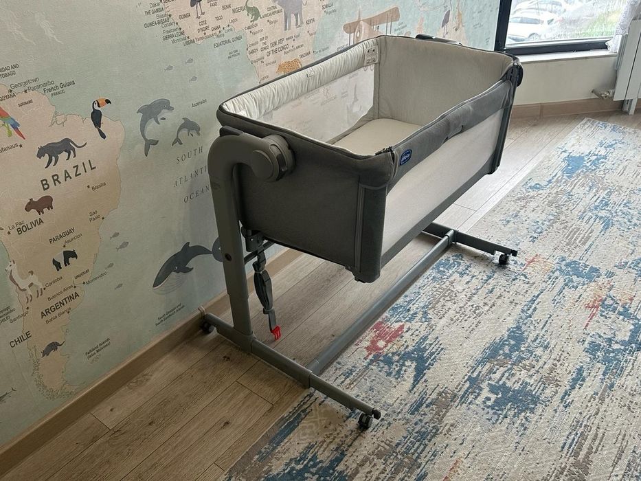 Продам манеж CHICCO