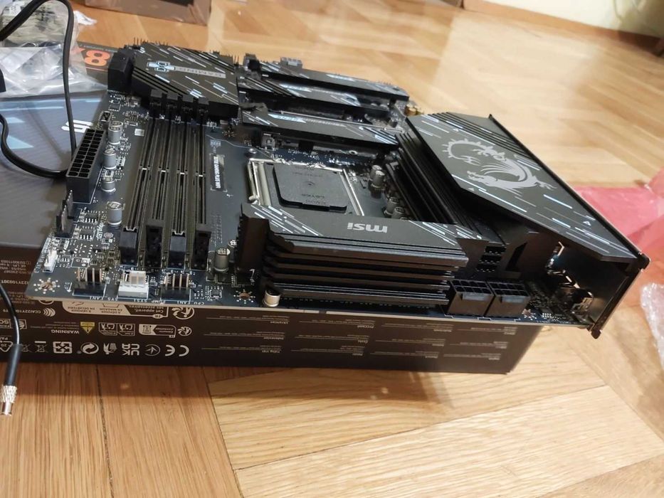 AMD Ryzen 9 7950X3D + MSI X870E Gaming Plus Wi-Fi