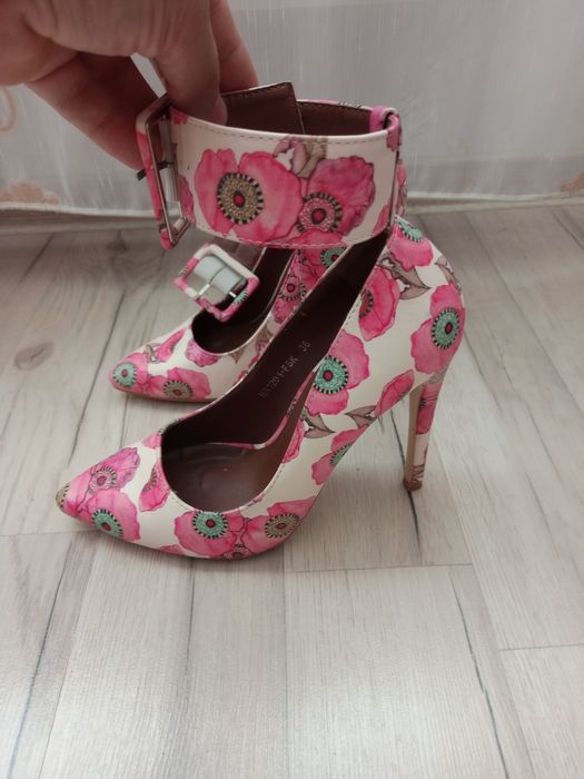 Pantofi cu toc Botinelli